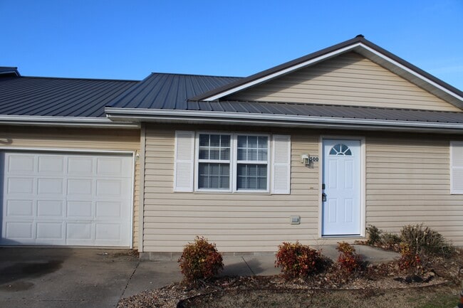 Building Photo - 1500 Fair Park Cir