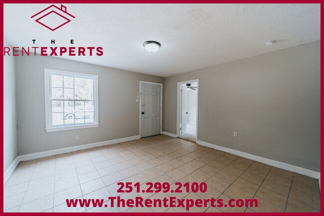 Building Photo - 2551 Farnell Dr