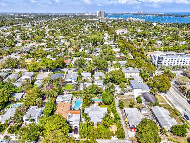 Building Photo - 411 26th St