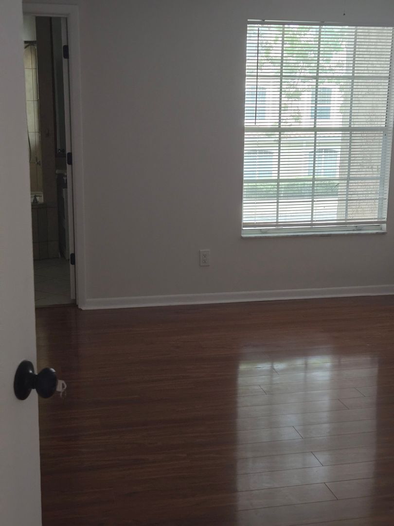 Building Photo - 670 Sandy Neck Ln