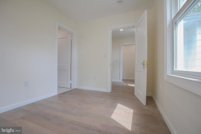 Building Photo - 119 Linden Ln