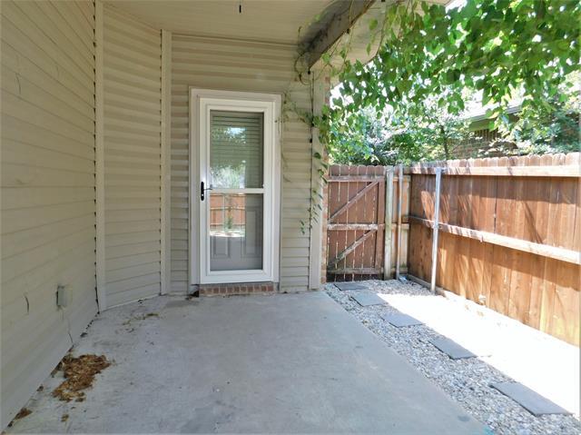 Building Photo - 3324 Hornbeam St
