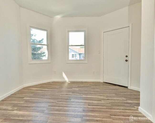 Building Photo - 186 N 17th St