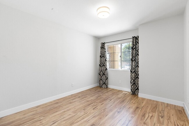 Building Photo - 44884 Marge Pl