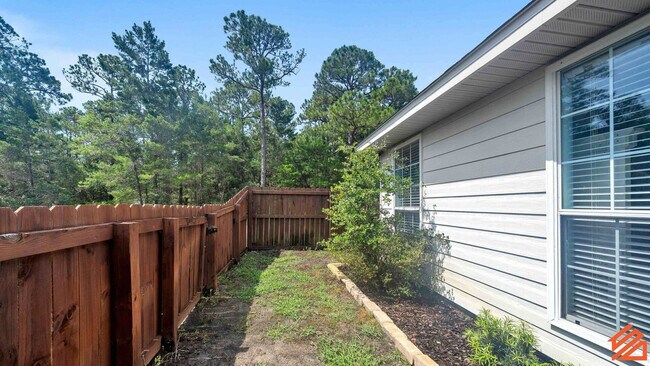 Building Photo - 111 Hidden Lakes Dr