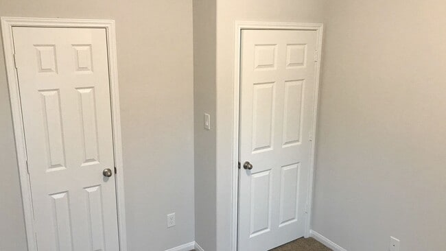 Building Photo - 7966 Henson St