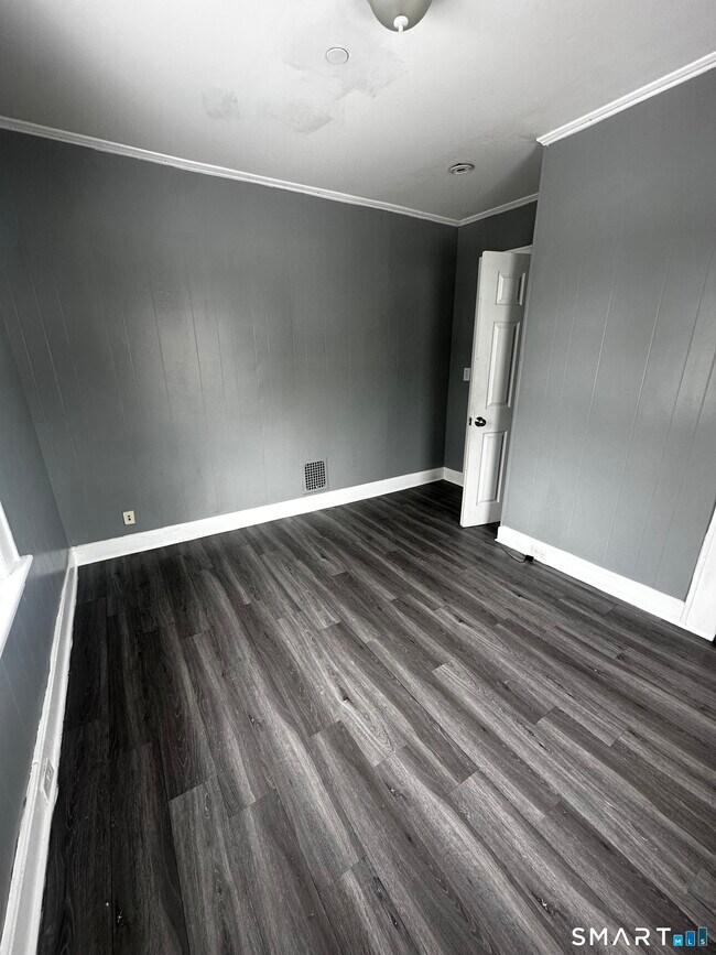 Building Photo - 145 Lenox Ave