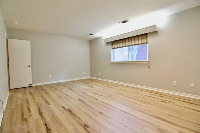 Building Photo - 413 Fulton St