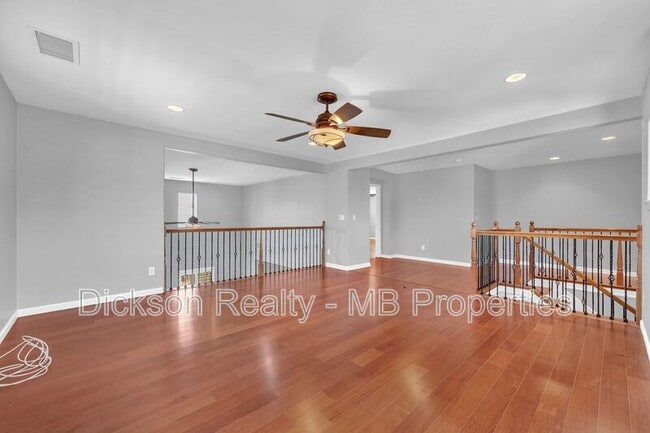 Building Photo - 2125 Peaceful Valley Dr