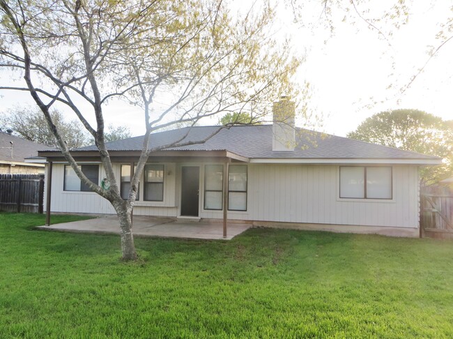 Building Photo - 3 Bedroom 2 Bathroom Georgetown Home