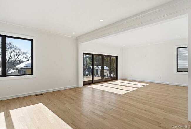 Building Photo - 31 Gedney Way