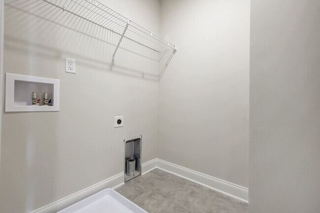 Building Photo - 1001 Lifford Ln