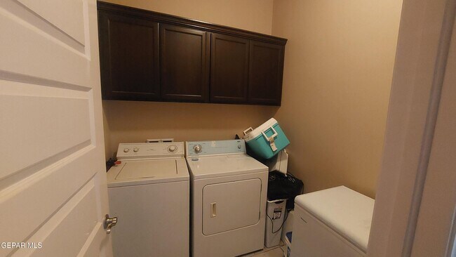 Building Photo - 13076 Cozy Cove Ave