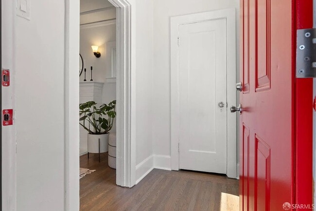 Building Photo - "Charming 1-Bedroom Oasis in Oakland with ...
