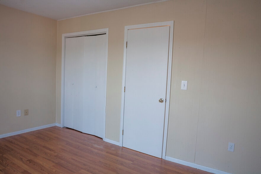 Upstairs Second Bedroom - 1805 King College Rd