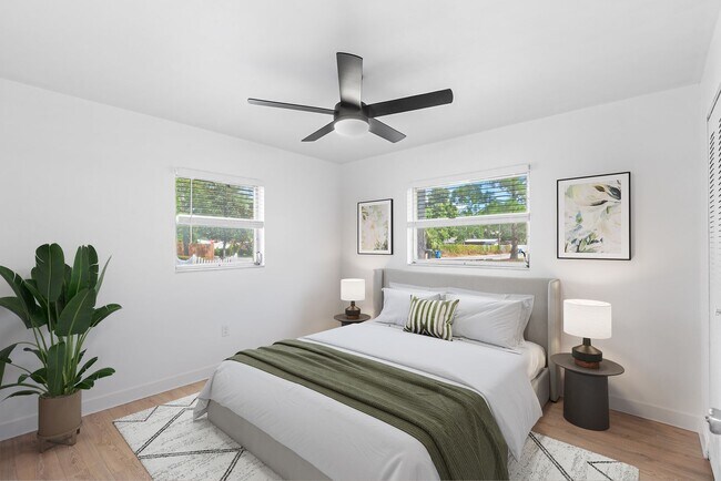 Building Photo - ST PETE APARTMENT FOR RENT!!