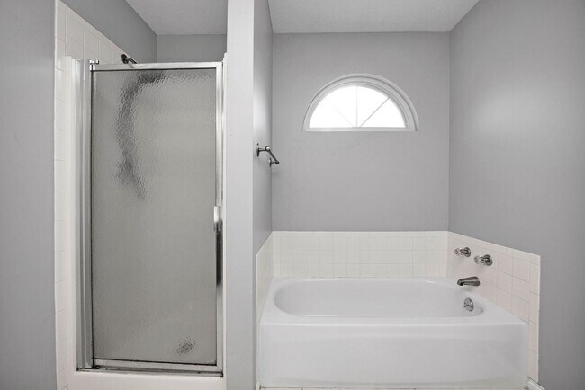 Building Photo - 1125 Oak St