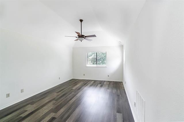 Building Photo - 1905 Lansdown Ct