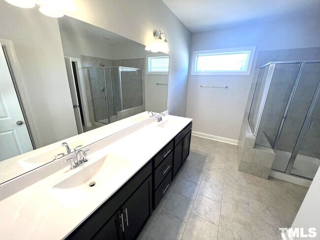 Building Photo - 4 Bedroom Single Family Home for Rent