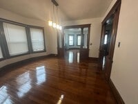 Building Photo - Beautiful 2 Bedroom