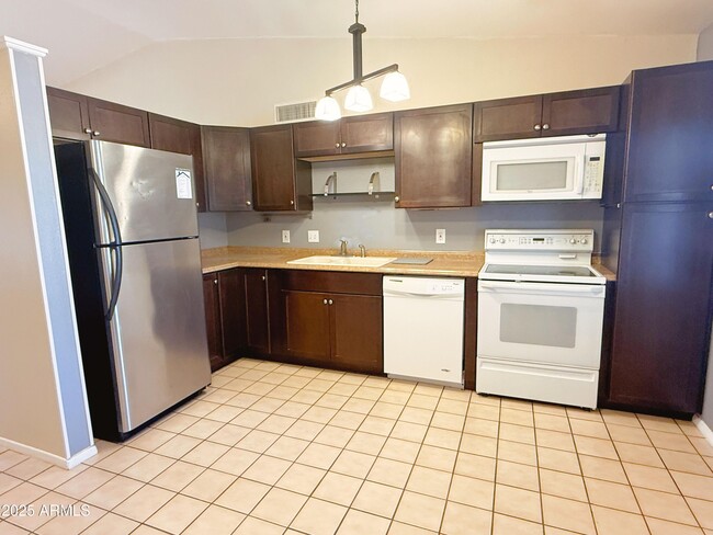 Building Photo - 716 W Nopal Pl