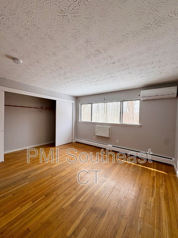 Building Photo - 127 Woodland Dr