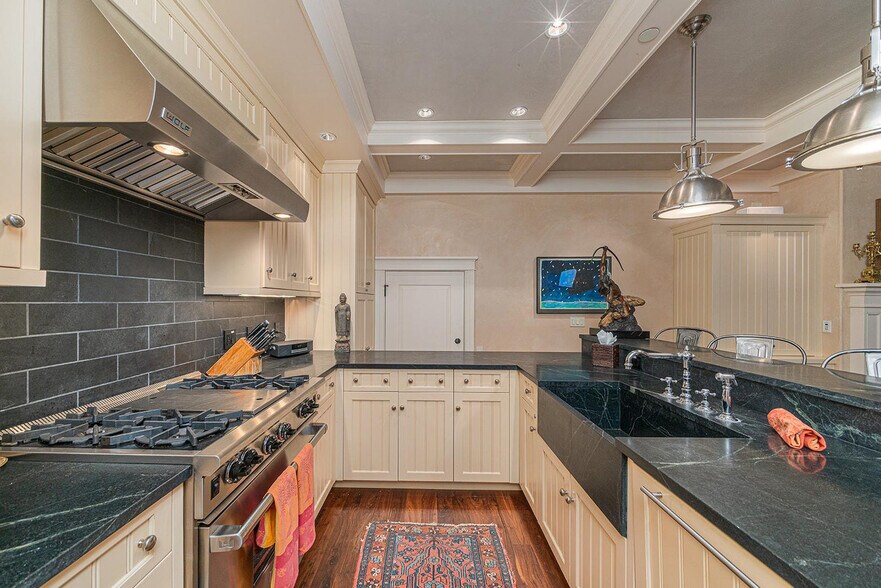 Building Photo - 605 W Colorado Ave