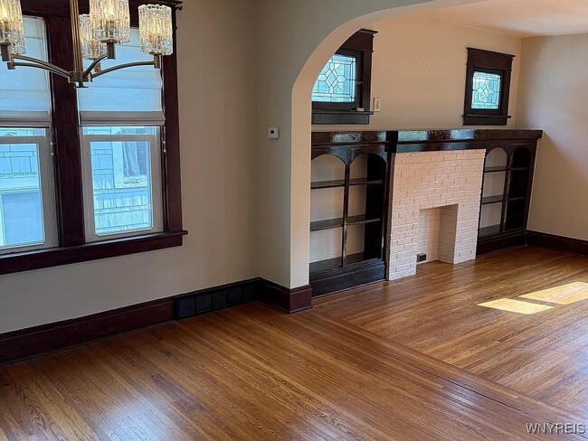 Building Photo - 300 North Park Ave