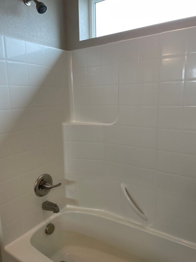 Building Photo - Luxury Rowhouse w/ 2-Car Garage in NE Ft. Collins