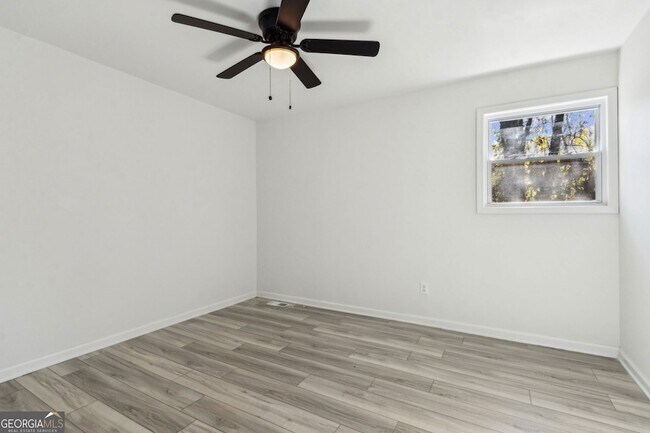 Building Photo - 597 Paper Mill Rd