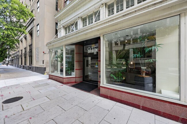 Building Photo - Penn Quarter 1BR Condo with Balcony, Garage Parking, Storage, Concierge, and Rooftop Deck.