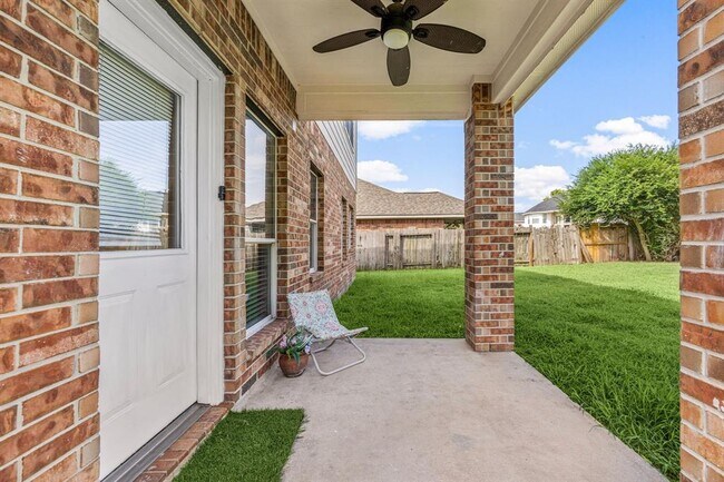 Building Photo - 10427 Lyndon Meadows Dr