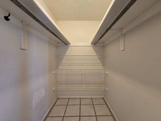Building Photo - 3004 Plaza Blanca