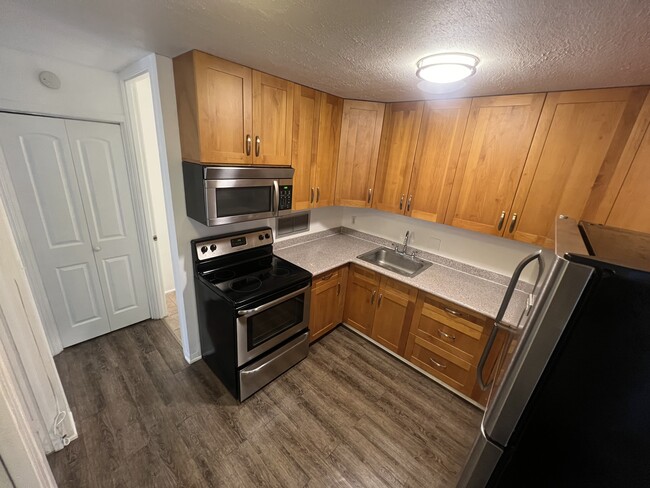 Building Photo - 1600 Wilikina Dr