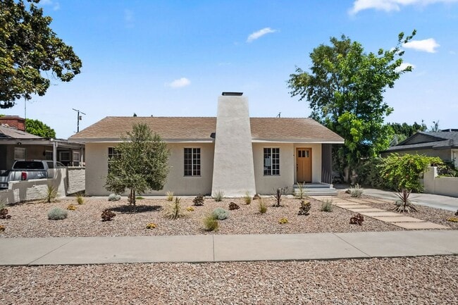Primary Photo - 4702 Kraft Ave