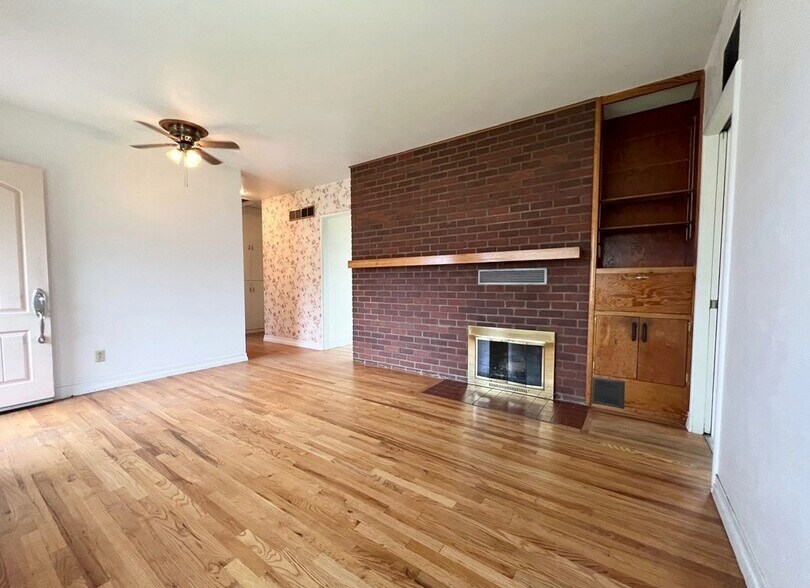 Building Photo - 15 Hillcrest Dr