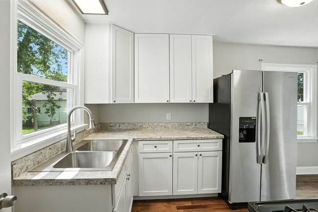 Building Photo - 3 Bedroom Home In Hobart