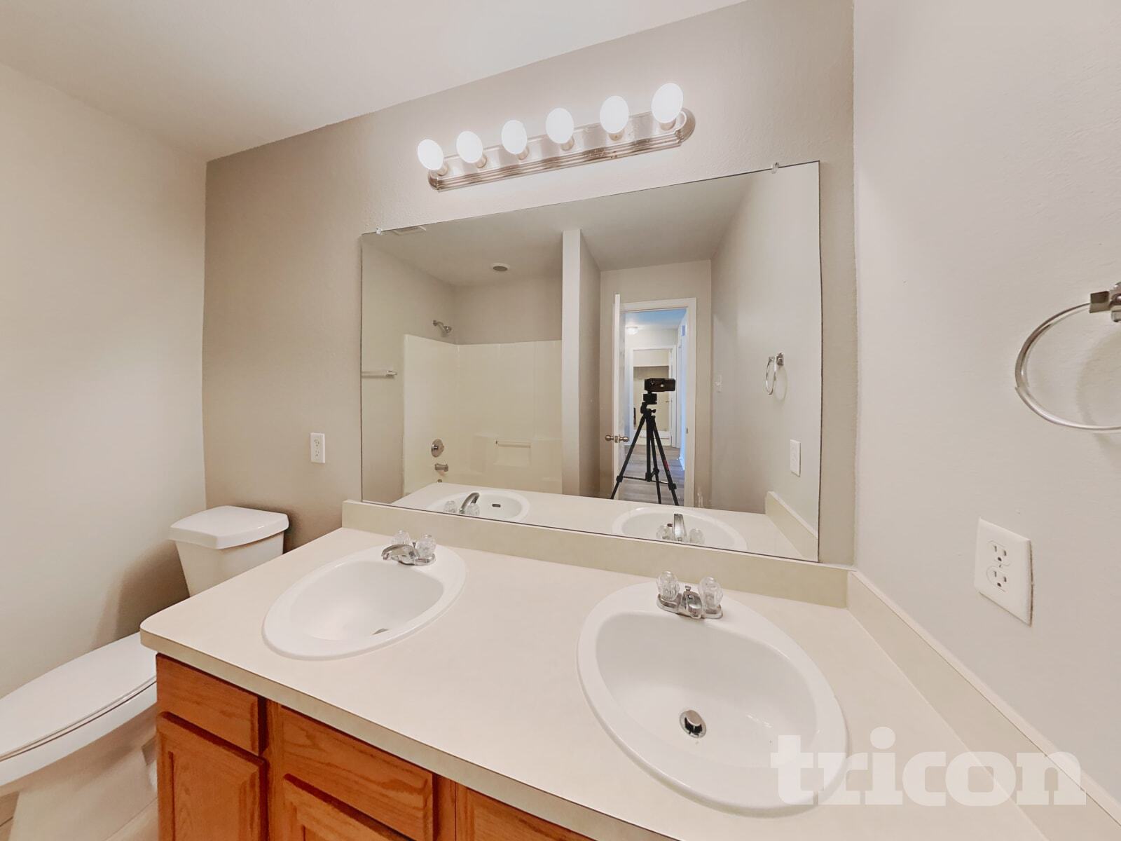 Building Photo - 2705 Lauren Way