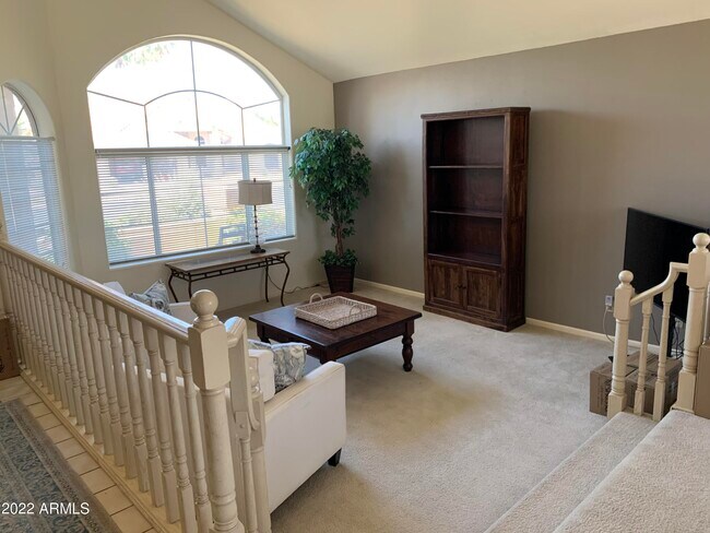 Building Photo - 6283 W Lone Cactus Dr