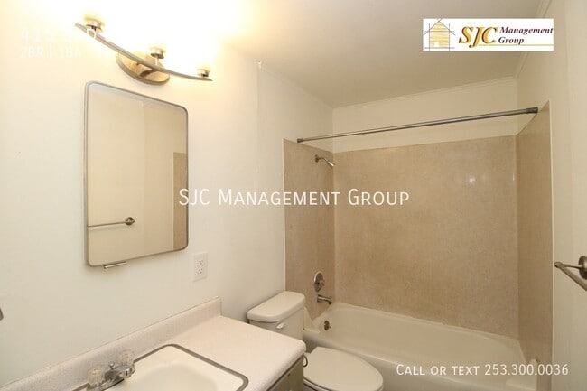 Building Photo - 415 3rd St NE