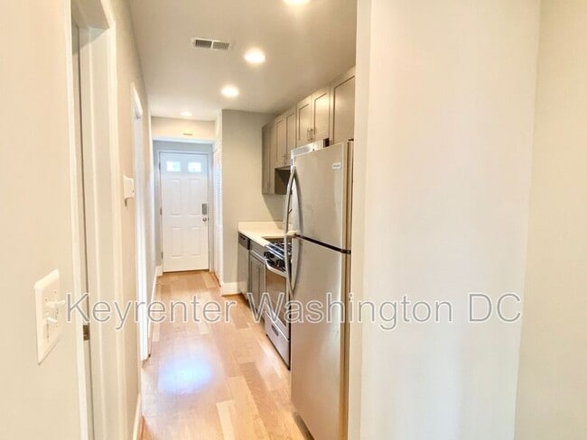 Building Photo - 1715 Montello Ave NE