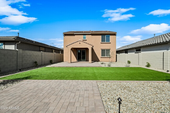 Building Photo - 8961 W San Juan Ave