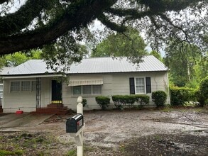 Building Photo - Rent Ready!