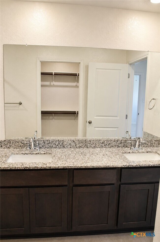 Building Photo - 1222 Lehmann Dr
