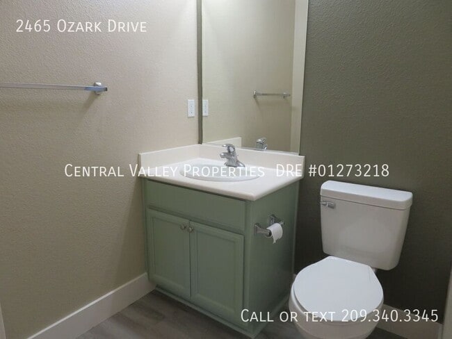 Building Photo - 2465 Ozark Dr