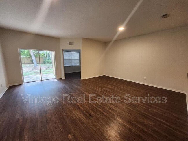 Building Photo - 9333 Stone River Pl