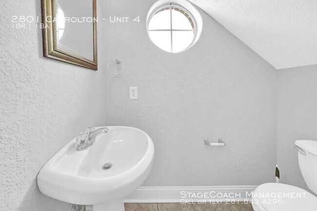 Building Photo - 2801 Carrolton-Unit 4