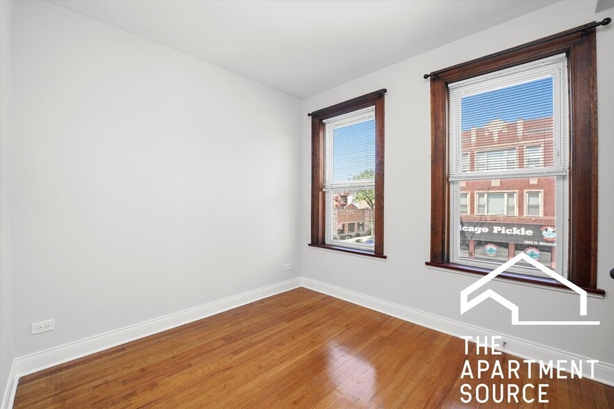 Building Photo - 3050 N Milwaukee Ave