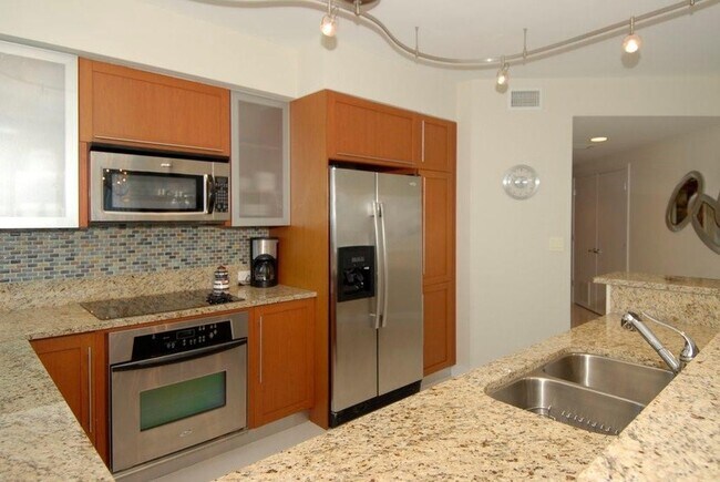 Building Photo - 2821 N Ocean Blvd