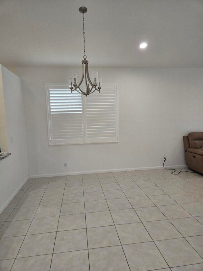 Building Photo - 2680 Clipper Cir